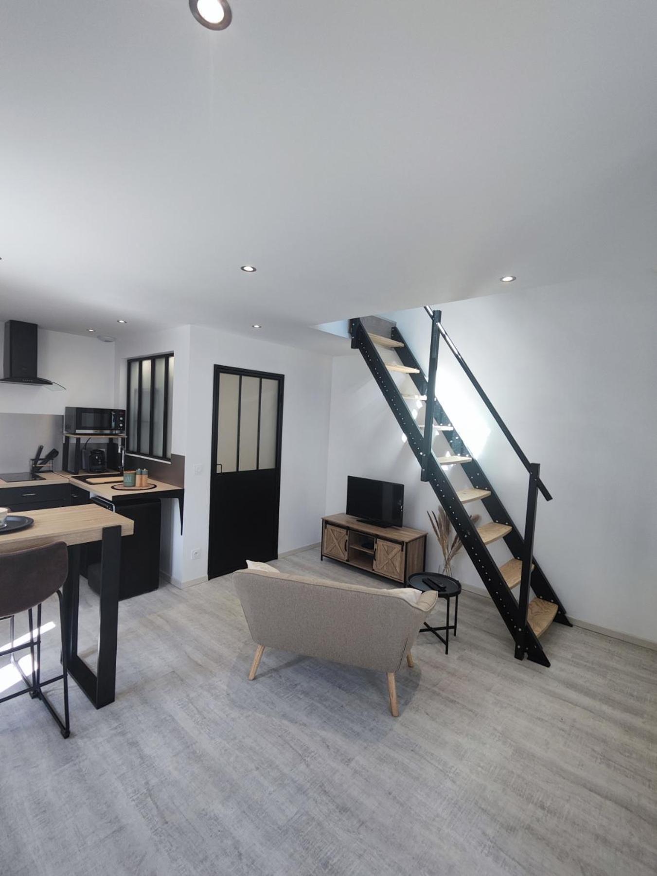 Studio Neuf Situe Au Coeur D'Un Bourg Paisible Pacé Exterior foto